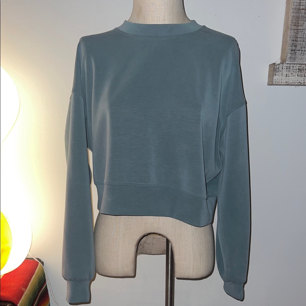 Lululemon Softstreme cropped crew